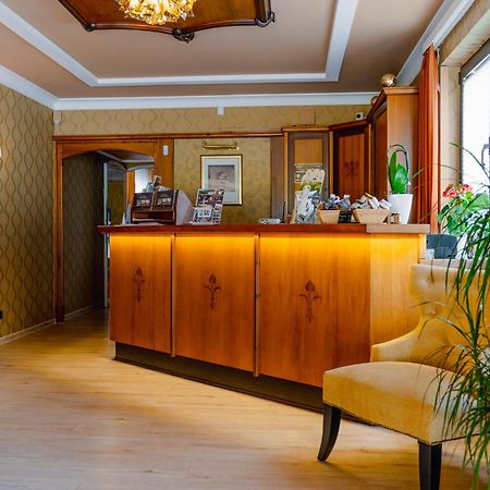 רודסהיים אם ריין Hotel Unter Den Linden מראה חיצוני תמונה